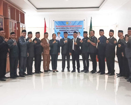 La Hamidi Akhirnya  Lantik  Pimpinan    13  OPD,   Harap Ciptakan Birokrasi Sehat di Bursel 