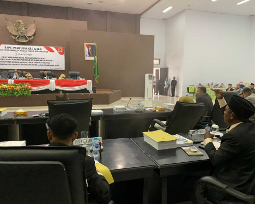 Banyak Pimpinan OPD Tak Hadiri Rapat Paripurna,DPRD SBT Geram