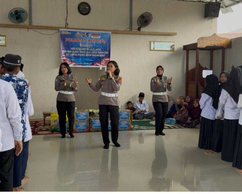 Polres SBB Gelar Police Go To School di Pondok Pesantren