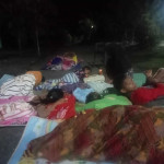 Warga Banda Baru Tidur di Luar Rumah Akibat Rentetan Gempa di Maluku Tengah