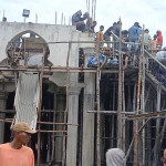 Warga Tiang Bendera Bergotong Royong Bangun Masjid 