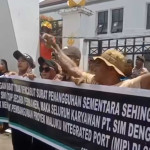 Demo Karyawan PT SIM di Kantor Bupati SBB Dinilai Tidak Tepat dan Salah Alamat