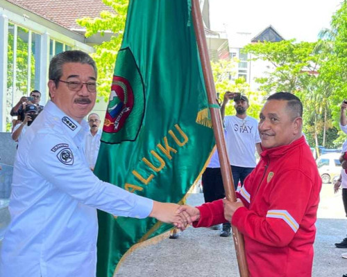 Hendrik Lewerissa Lepas Kontingen Pelajar Maluku ke Popnas dan Peparpenas 2025