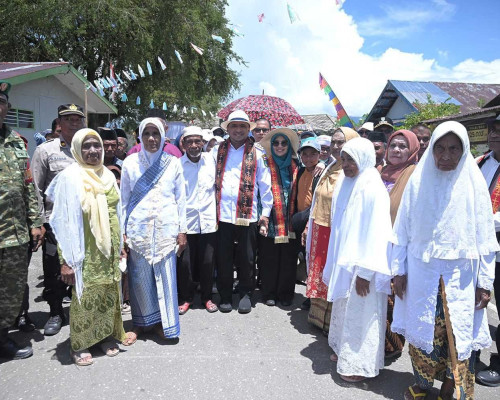 Buka Festival Bahasa, Bupati SBT: Penanda Sejarah dan Simbol Kebersamaan