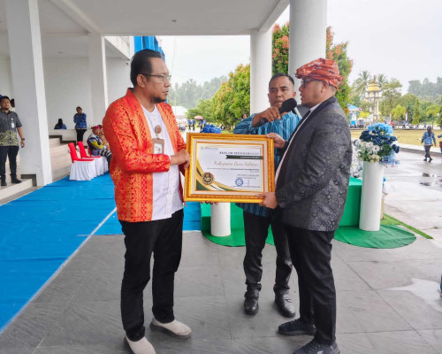 La Hamidi Terima Penghargaan dari BPJS Kesehatan di Hari Sumpah Pemuda 