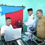 Bupati Fachri Turun Langsung Pantau Perekaman E-KTP di Kecamatan Werinama