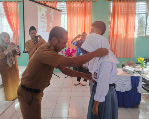 SMA Negeri 07 Bursel Gelar Pelatihan Jurnalistik 