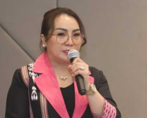 Sambangi SMPN 4 Ambon, Wattimena Sosialisasi Pencegahan Kekerasan Terhadap Perempuan