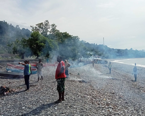PCM Amahai Gelar Aksi Jumat Bersih Peringati 113 Tahun Muhammadiyah