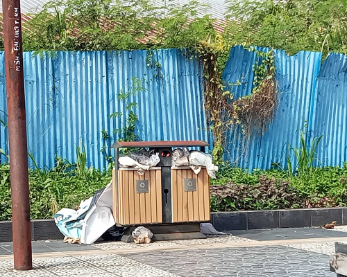 DLH Kurangi Ritase, Warga Keluhkan Penanganan Sampah Masohi Menurun