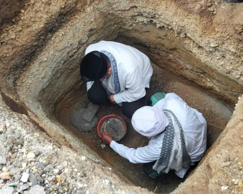 Bupati Bursel Letakan Batu Pertama Pembangunan Mesjid Al-Mujahidin