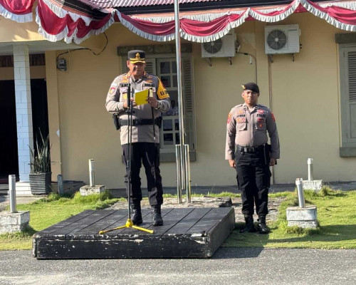 Kapolres Bursel Pimpin Apel Gelar Pasukan Operasi Lilin Salawaku 2025