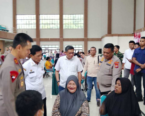 Ratusan Warga Serbu Bakes Polda di Kampus UIN
