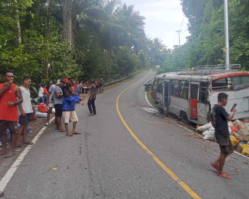 Tak Kuat Nanjak Bus Fitri Sayang Terbalik di Elpaputih