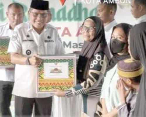 Wali Kota Ambon Ajak Warga Fokus Bangun Kota Saat Safari Ramadan di Waiheru