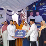Berbagi Keberkahan Dalam Ramadhan, Bupati SBB Sambangi Warga Tiang Bendera