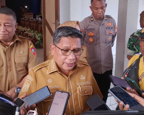 Antrean SPBU Picu Kepanikan, Wali Kota Ambon Pastikan BBM Tersedia