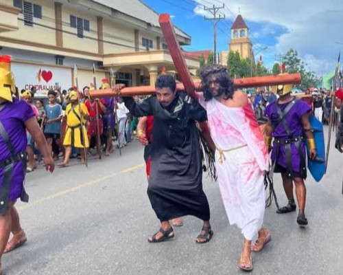 Maknai Pengorbanan Yesus, Jemaat GPM Dobo Gelar Visualisasi Jalan Salib