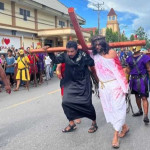 Maknai Pengorbanan Yesus, Jemaat GPM Dobo Gelar Visualisasi Jalan Salib