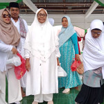 CJH Asal Tulehu Ziarah Makam Orang Tua dan Leluhur Sebelum ke Tanah Suci