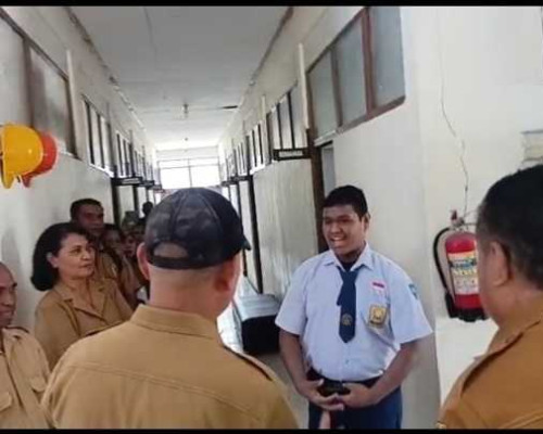 Siswa Berprestasi SMPN 2 Dobo Berpeluang Bertemu Presiden Prabowo Subianto